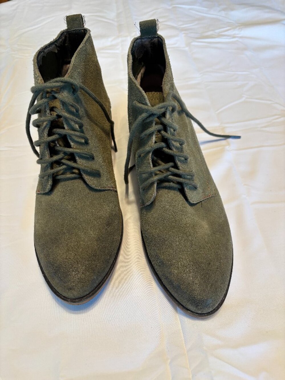 Seychelles Army Green Lace Up Suede Booties Women's size 6.5